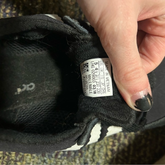 Adidas iniki black men’s 5 womens 6.5 - Picture 4 of 5